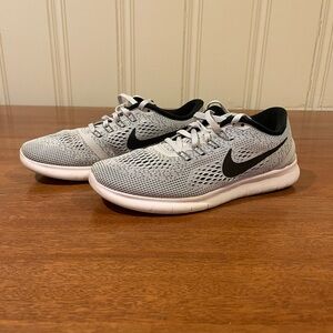 Women’s Nike Free Run Running Sneakers Size 7.5